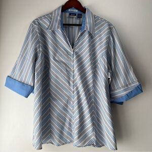 DCC Woman vertical striped shirt sleeve blouse size 2X